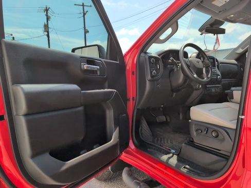 Used 2026 Chevrolet Silverado 1500 Custom Trail Boss w/ Turbomax Blackout Package AWD/4WD image 10