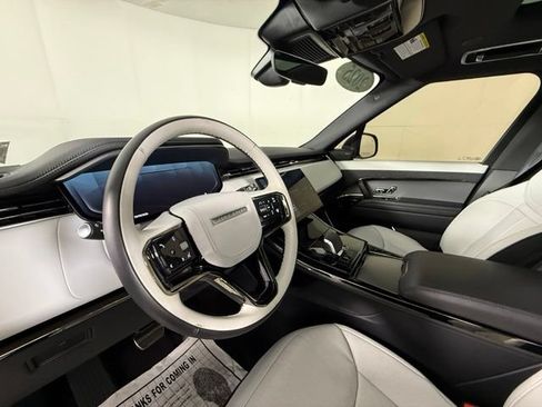 Used 2025 Land Rover Range Rover Sport Dynamic SE AWD/4WD image 6