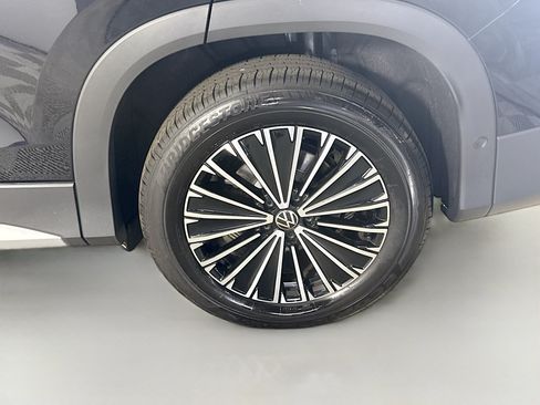 Used 2026 Volkswagen Tiguan S FWD image 37