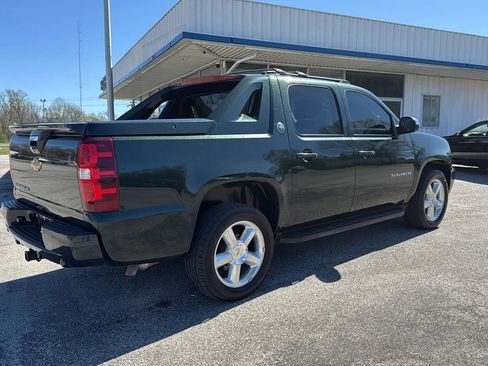 Used 2013 Chevrolet Avalanche LS image 6