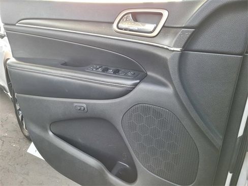 Certified 2016 Jeep Grand Cherokee Limited image 14