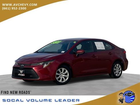 Used 2024 Toyota Corolla LE image 1