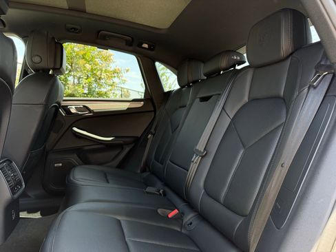Used 2026 Porsche Macan AWD/4WD image 29
