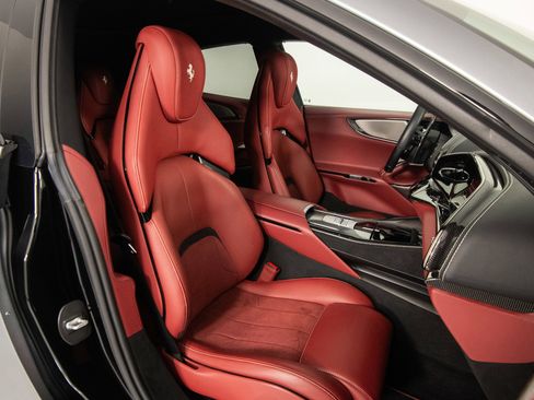 Certified 2023 Ferrari Purosangue image 33