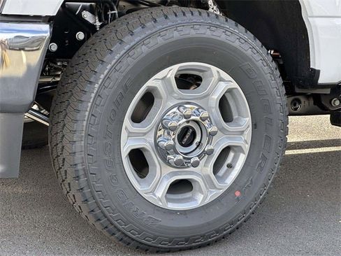 New 2026 Ford F250 XLT w/ FX4 Off-Road Package image 7