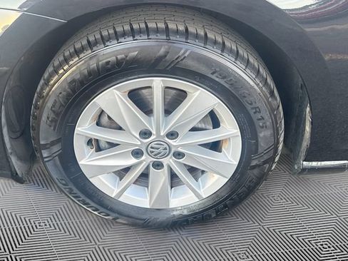 Used 2019 Volkswagen Golf S FWD image 28