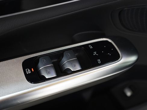 Used 2024 Mercedes-Benz GLC 300 4MATIC image 20