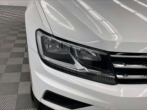 Used 2020 Volkswagen Tiguan S image 32
