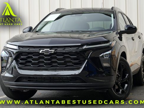 Used 2026 Chevrolet Trax LT w/ Midnight Edition FWD image 1