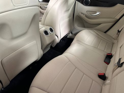 Used 2019 Mercedes-Benz GLC 300 image 11