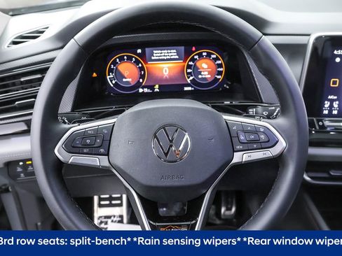 Used 2025 Volkswagen Atlas Peak Edition SE image 15