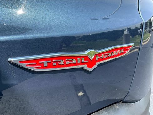 Used 2023 Jeep Renegade Trailhawk AWD/4WD image 27