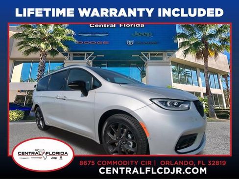 New 2026 Chrysler Pacifica Select w/ S Appearance Package FWD image 1