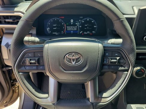 Used 2025 Toyota Tacoma TRD Sport RWD image 17