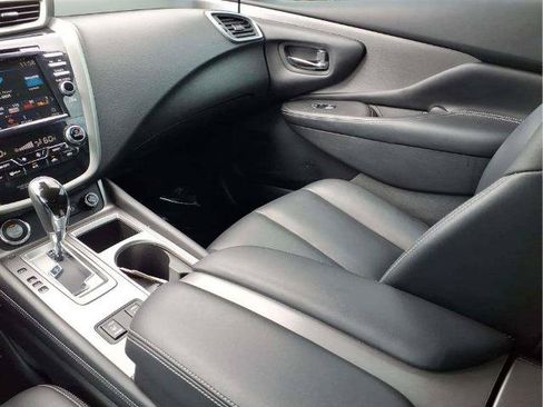 Certified 2024 Nissan Murano SV w/ SV Midnight Edition Package FWD image 11