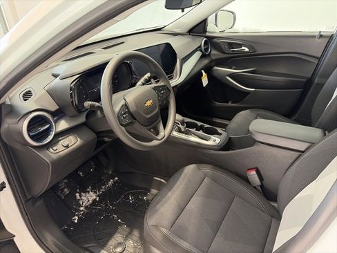 New 2026 Chevrolet Trax LS w/ LS Convenience Package image 7