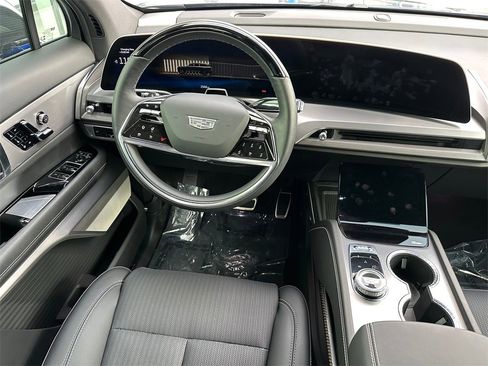 Used 2026 Cadillac Vistiq Sport image 18