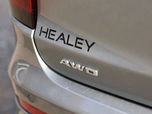 Used 2024 Cadillac XT6 Premium Luxury image 10