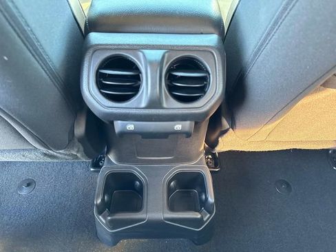 Used 2022 Jeep Wrangler Unlimited Sport image 12