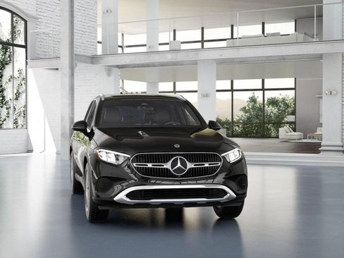 Used 2023 Mercedes-Benz GLC 300 4MATIC image 8