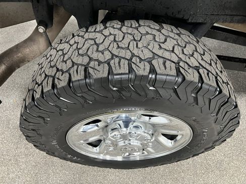 Used 2022 RAM 2500 Tradesman w/ Chrome Appearance Group image 17