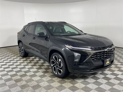 New 2026 Chevrolet Trax RS w/ Sunroof Package image 24