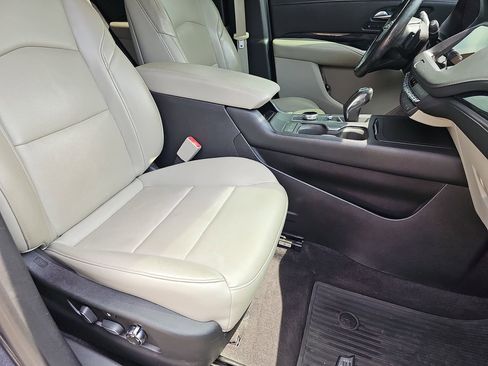Used 2019 Cadillac XT4 Premium Luxury w/ Technology Package AWD/4WD image 10