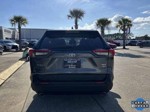 Used 2022 Toyota RAV4 XLE image 5