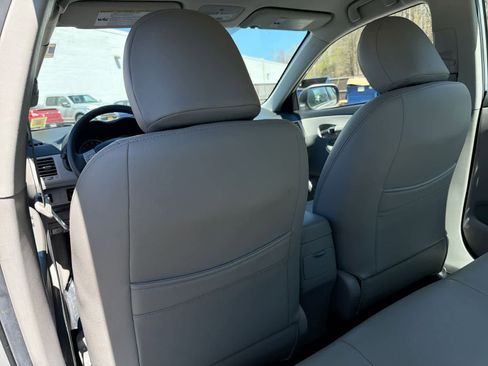 Used 2013 Toyota Corolla LE FWD image 19