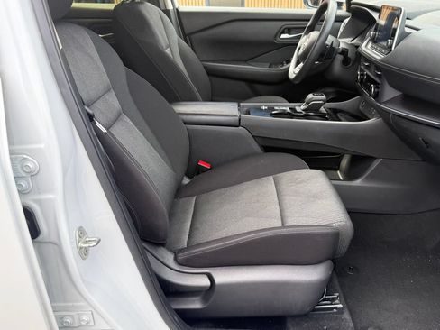 Used 2024 Nissan Rogue SV FWD image 16