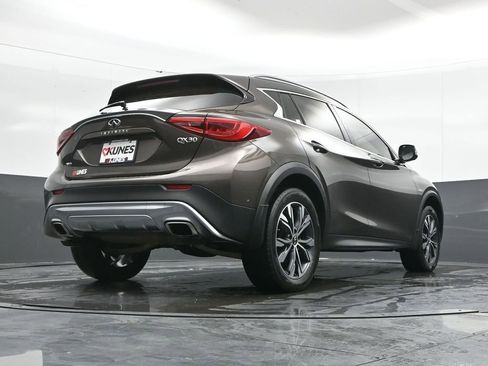 Used 2017 INFINITI QX30 Premium w/ Technology Package image 44