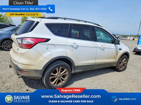 Used 2018 Ford Escape SE w/ SE Sync 3 Package AWD/4WD image 4