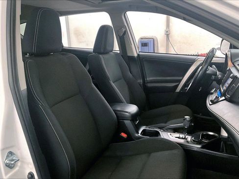 Used 2018 Toyota RAV4 XLE w/ Convenience Package image 8