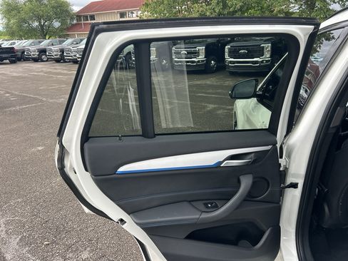Used 2017 BMW X1 sDrive28i FWD image 19