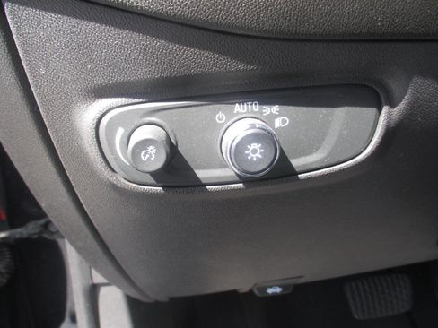 Used 2020 Chevrolet Equinox LT FWD image 14