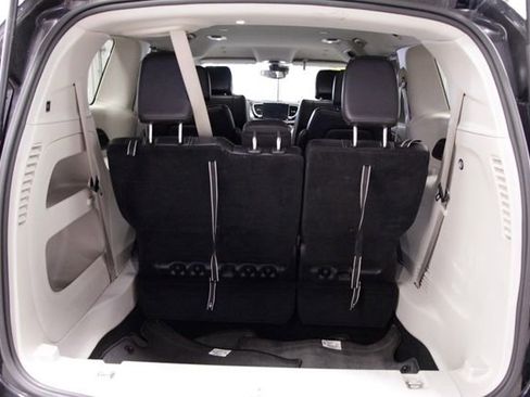 Used 2024 Chrysler Pacifica Touring-L image 22