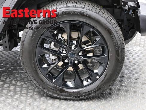 Used 2025 Jeep Wrangler Unlimited Sahara AWD/4WD image 28