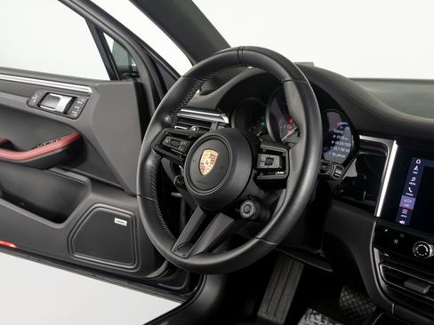 Certified 2023 Porsche Macan S AWD/4WD image 37