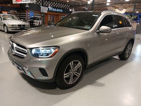Used 2020 Mercedes-Benz GLC 300 4MATIC image 4