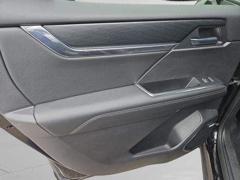 Used 2024 GMC Acadia Elevation image 26