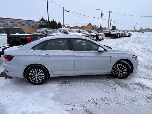 Used 2019 Volkswagen Jetta SEL image 3