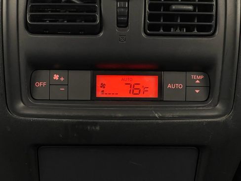 Used 2017 Nissan Pathfinder SV AWD/4WD image 5