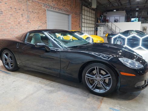 Used 2009 Chevrolet Corvette Convertible w/ Preferred Equipment Group RWD image 2