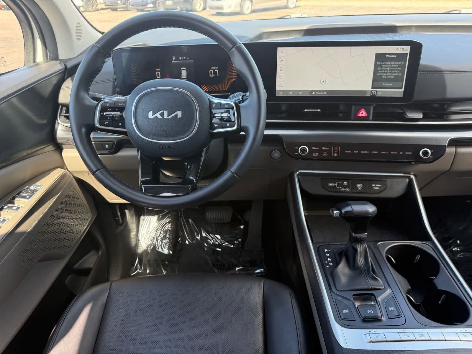 Used 2025 Kia Carnival FWD image 31