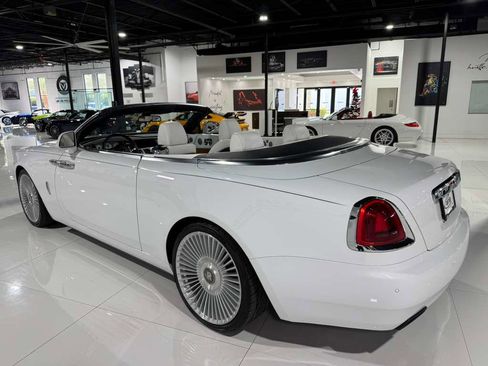 Used 2019 Rolls-Royce Dawn image 5