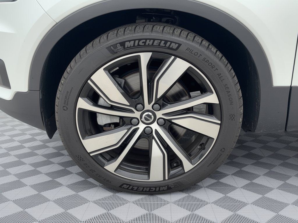 Used 2021 Volvo XC40 P8 Recharge w/ Climate Package AWD/4WD image 13