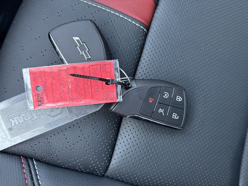 Used 2026 Chevrolet Traverse RS w/ LPO, Floor Liner Package FWD image 38