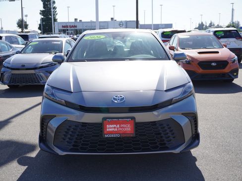 Used 2026 Toyota Camry SE AWD/4WD image 4