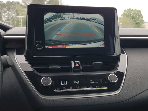 Used 2025 Toyota Corolla LE image 23