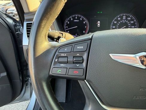 Used 2015 Hyundai Genesis 5.0 RWD image 17